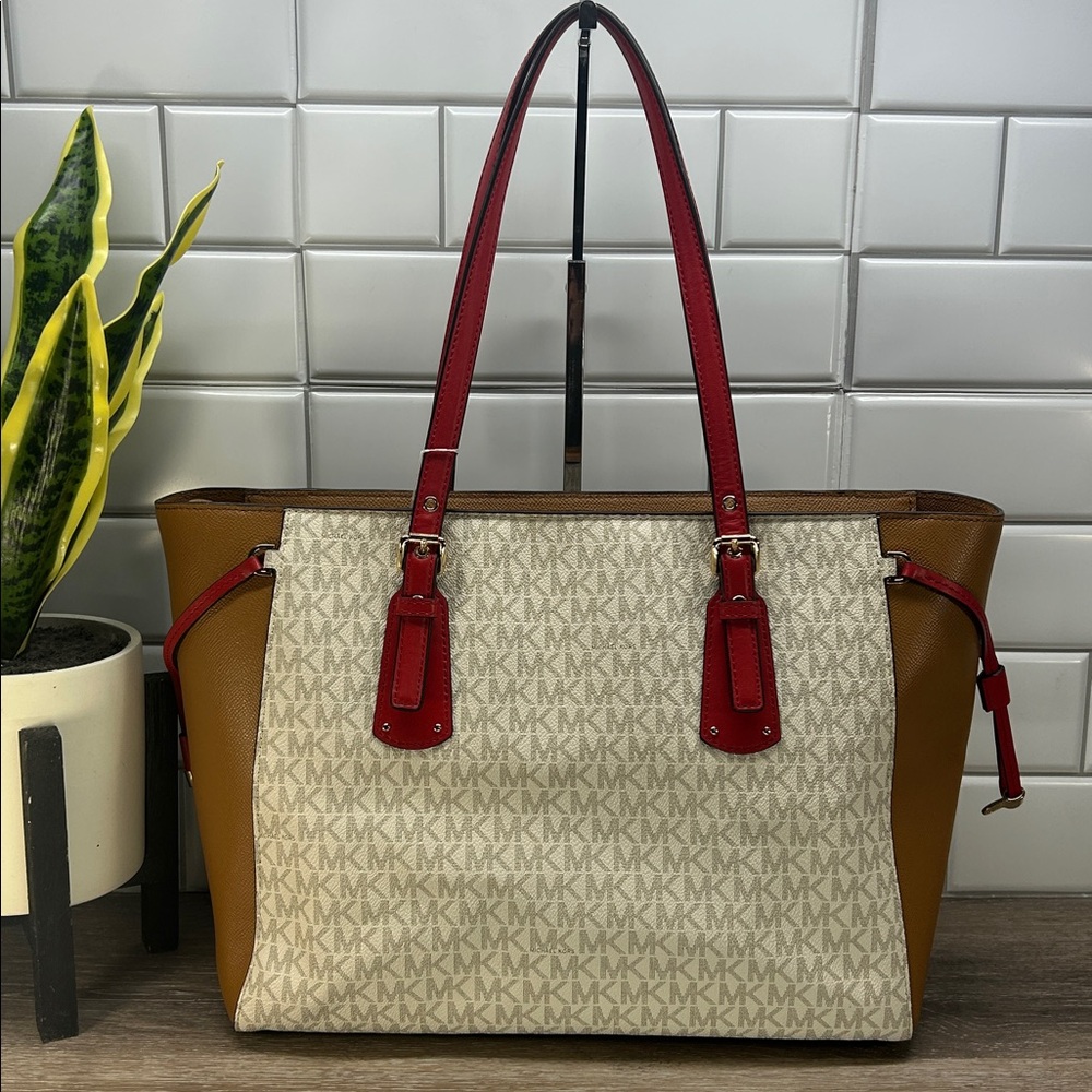 4950 Michael Kors vanilla tan and red voyager tote bag 254674950 - Picture 2 of 13